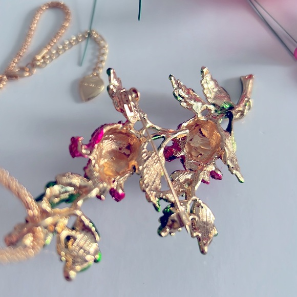 Betsey Johnson Style Necklace Crystal Roses Pendant Chain - Picture 7 of 13